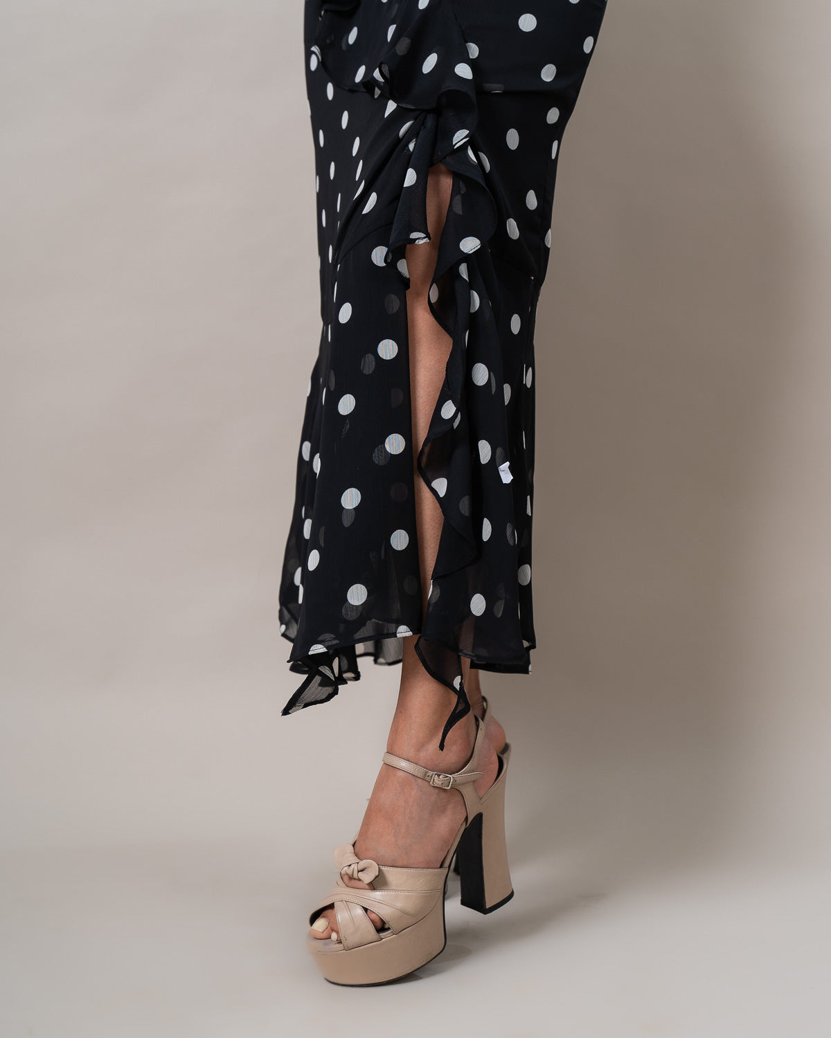 VESTIDO LUNARES CON OLANES