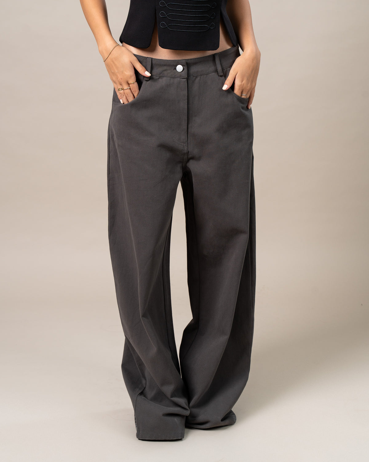 CHARCOAL BARREL LEG PANTS