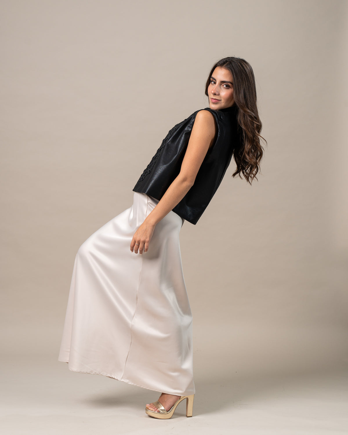 BOXY CROPPED VEST