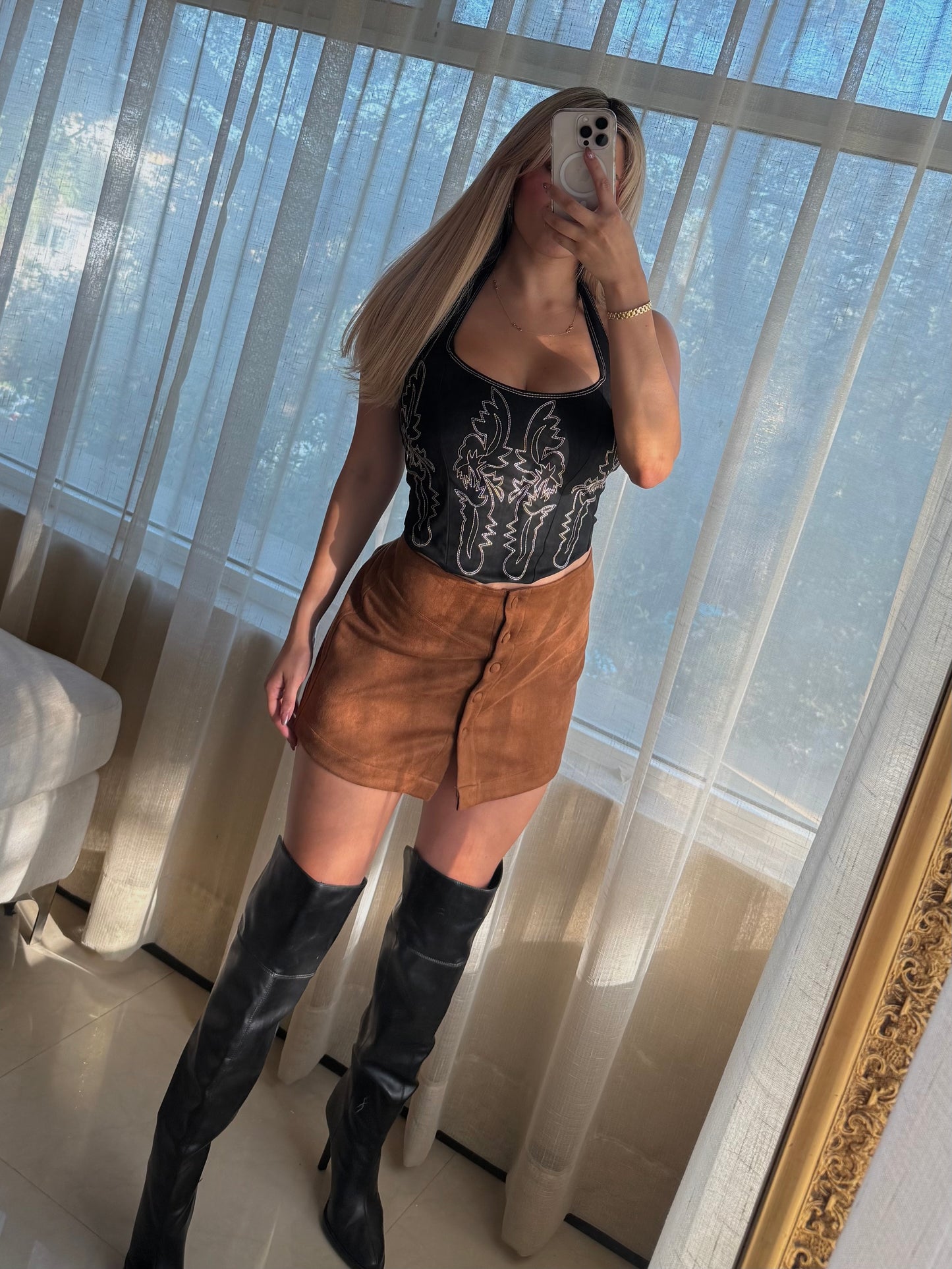 TOP NEGRO HALTER SUEDE