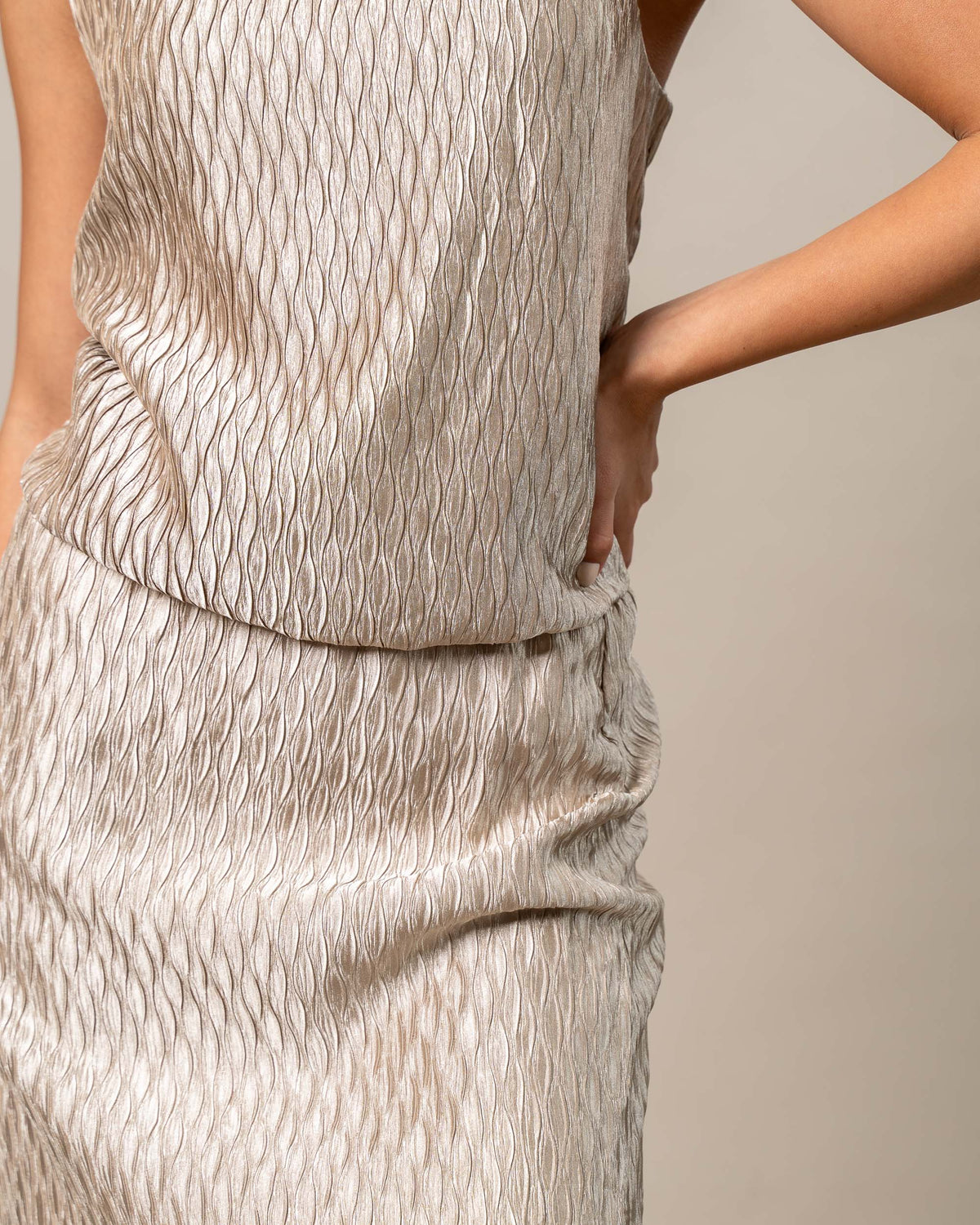 GOLDEN MUSE MIDI SKIRT