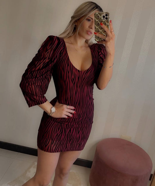 VESTIDO VINO CON LINEAS DE TERCIOPELO