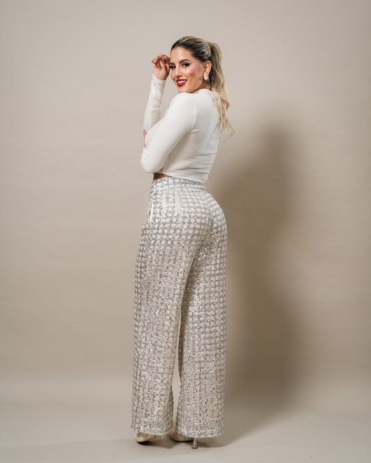 PANTALONES BEIGE CON APLICACIÓN DE LENTEJUELA PLATA