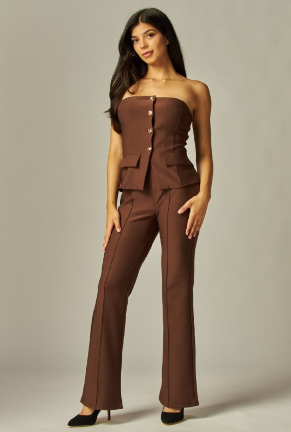 CONJUNTO DE PANTALÓN CON BOTONES DORADOS