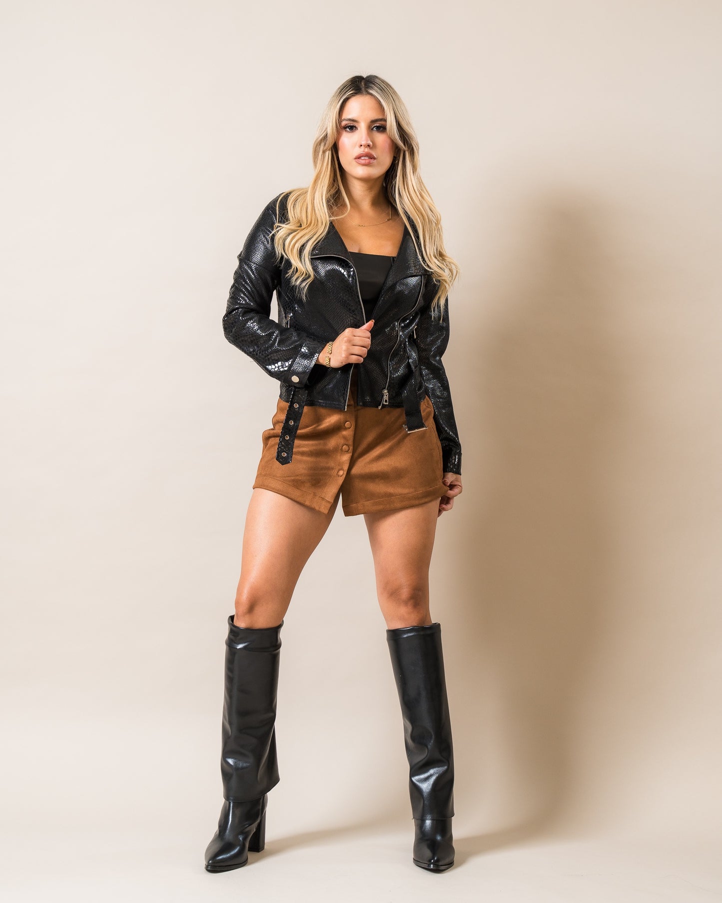 CHAQUETA SNAKE CON CINTURÓN