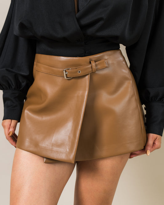 FALDA SHORT VINIPIEL